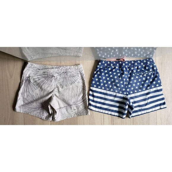 GAP Swim Shorts Lot Mens S 2pc USA Flag & Beige Floral Print Trunks Boardshorts - Picture 3 of 11